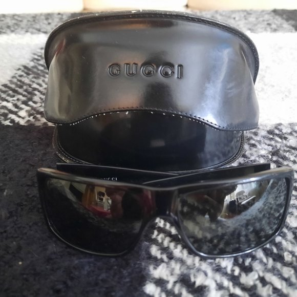 Gucci Glasses - Picture 2 of 5